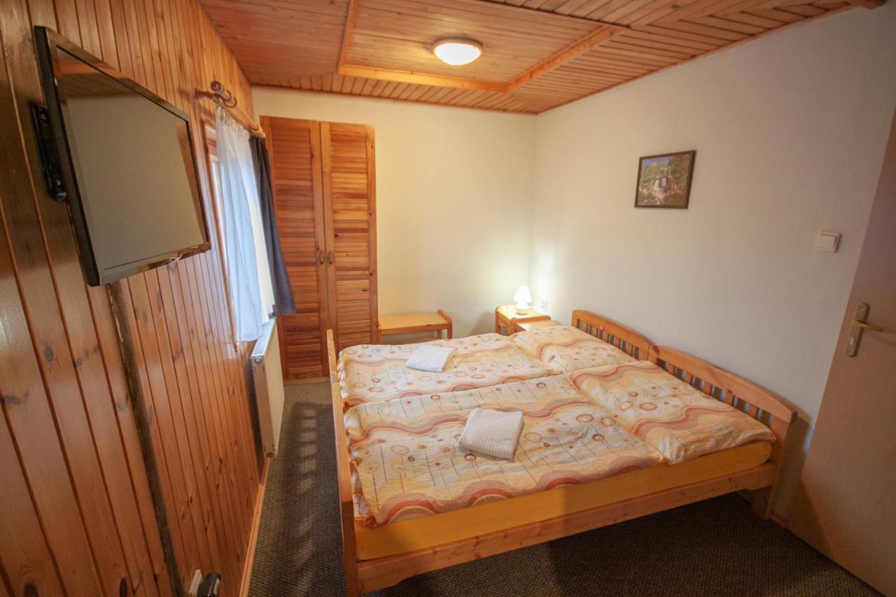 Levial Rooms Velky Slavkov Exterior foto