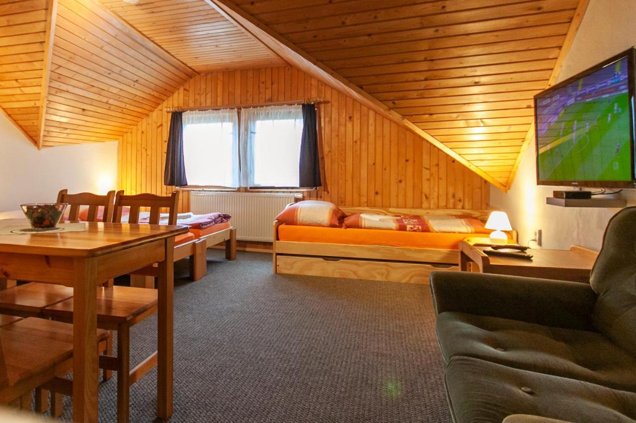 Levial Rooms Velky Slavkov Exterior foto