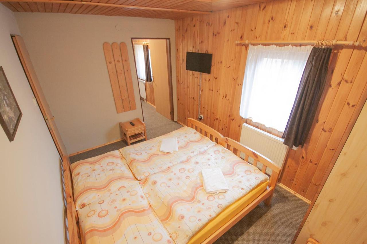 Levial Rooms Velky Slavkov Exterior foto